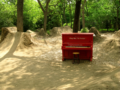 street piano Duncan Park